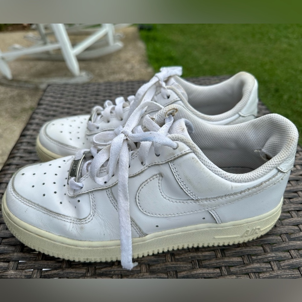 Nike Air Force 1 Low Top Women's Sneakers - Classic White $35 - Picture 3 of 6